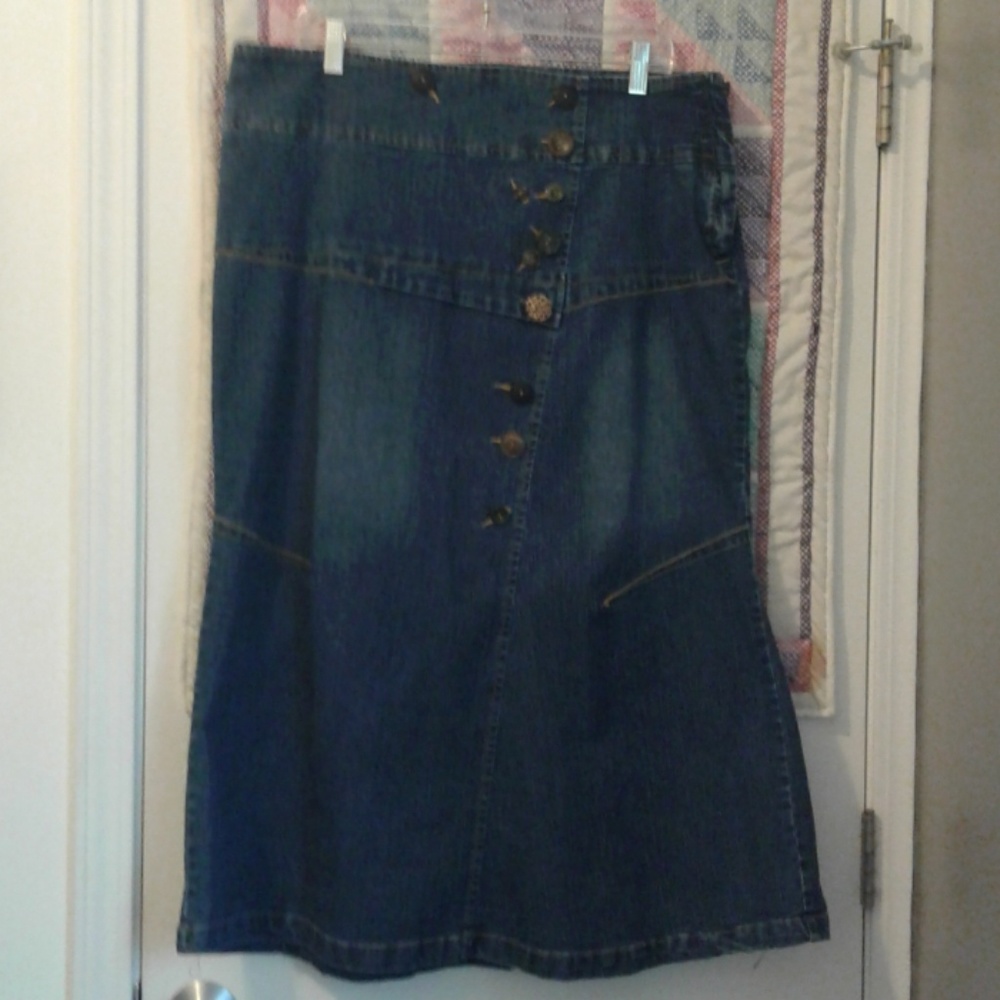 Denim skirt